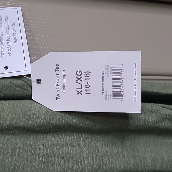 NWT Time and Tru Women's Sage Twist Front Hem Tunic Tee Sixe XL - Picture 3 of 5